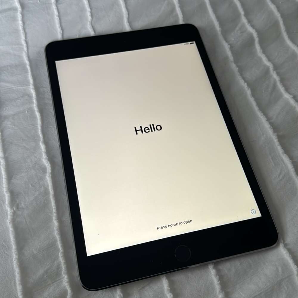 Apple iPad Mini 4